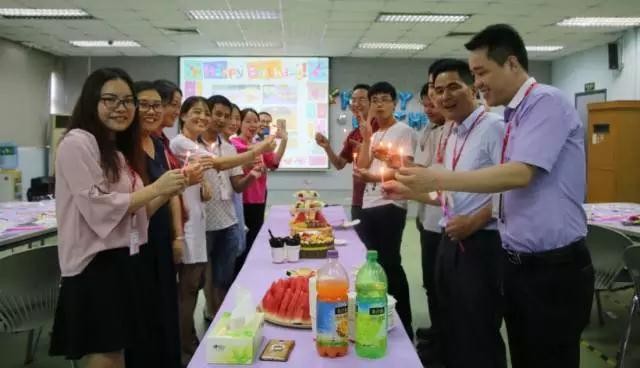 七月生日派對，轉出七彩人生